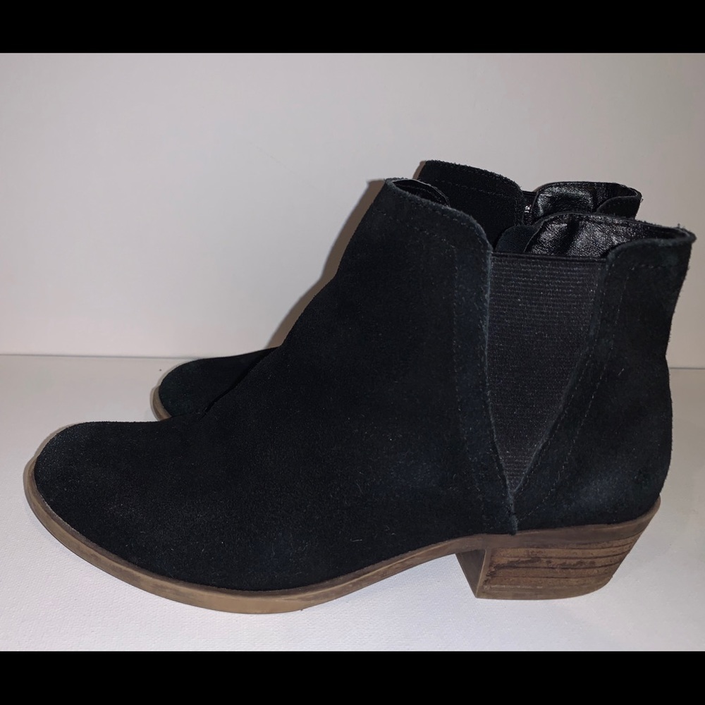 Black used booties